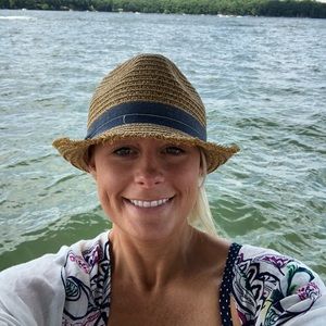 Meet your Posher, Denna